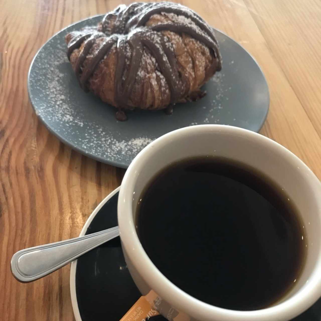 croissant con nutella