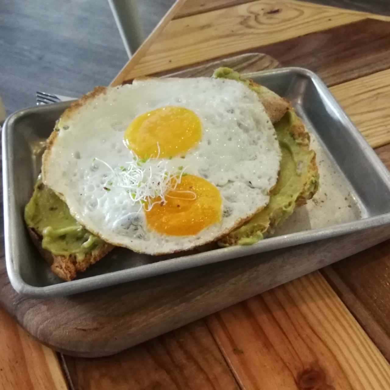 tostada Aguacatada