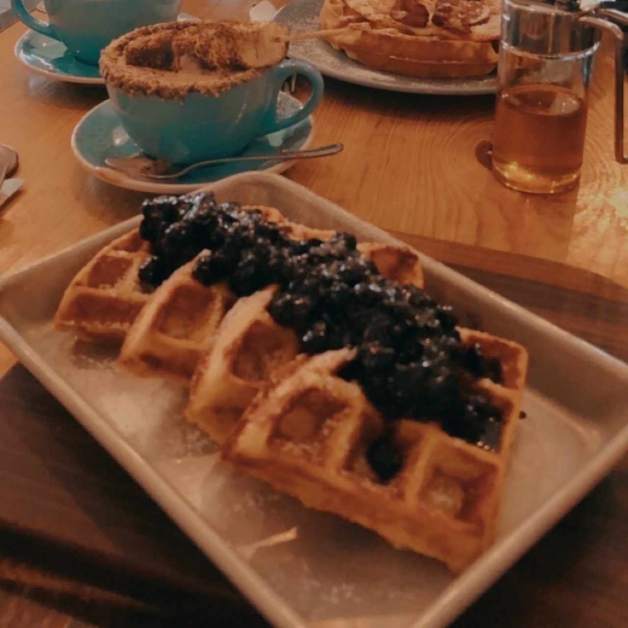 Apapacho con waffles de blueberries