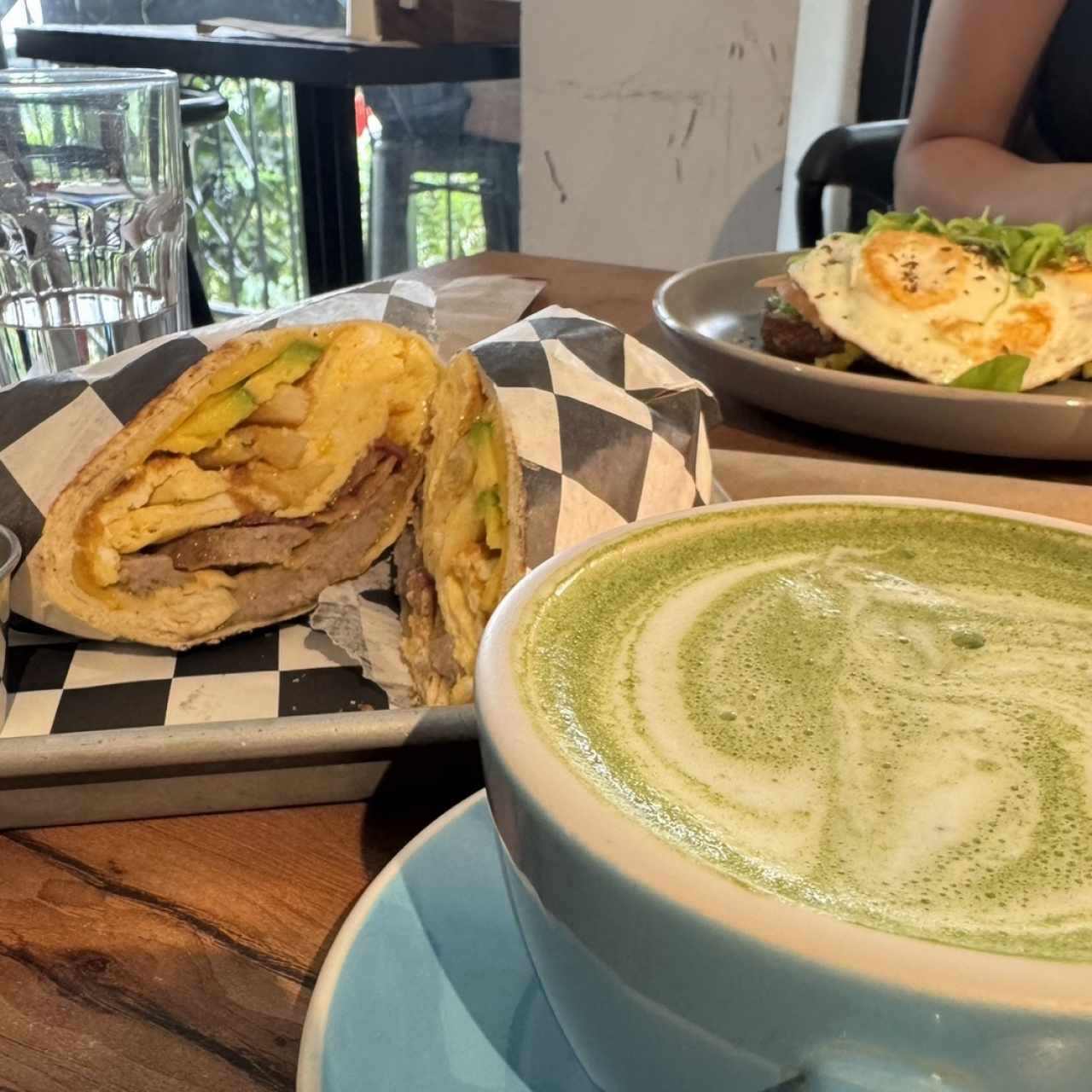 DESAYUNOS - Breakfast Burrito
