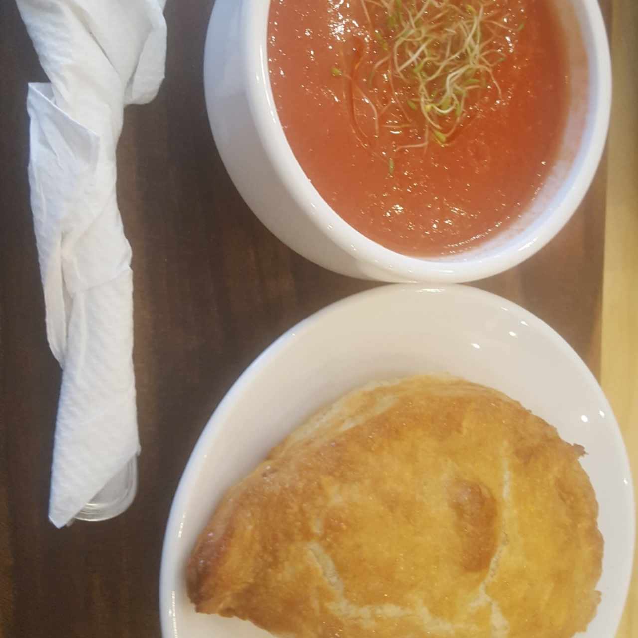 Sopa del dia + empanada