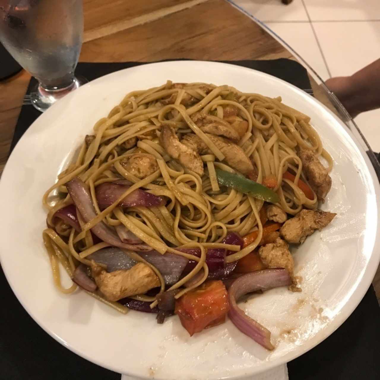 Tallarin Saltado de Pollo