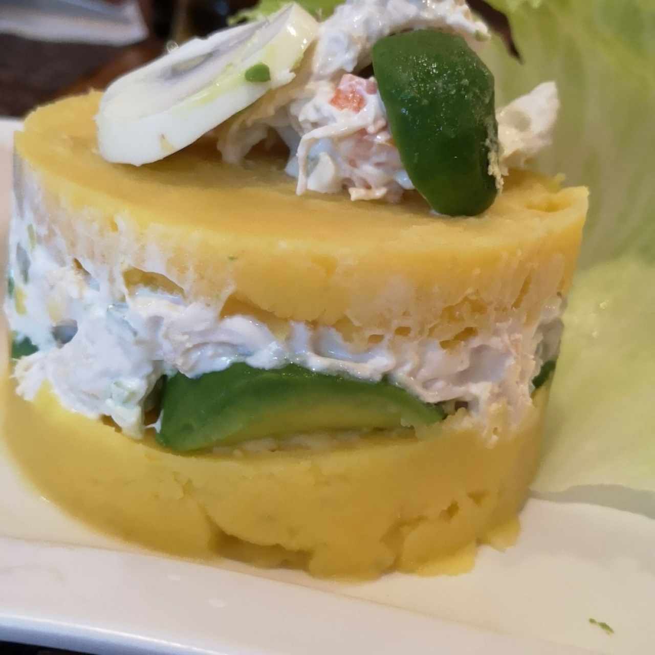 causa limeña en pollo