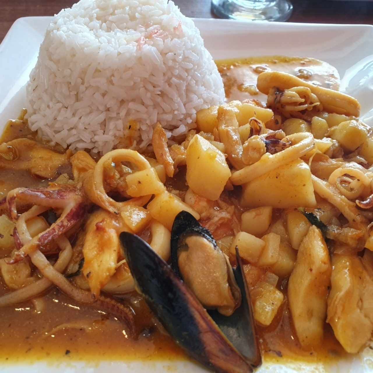 caucau de mariscos