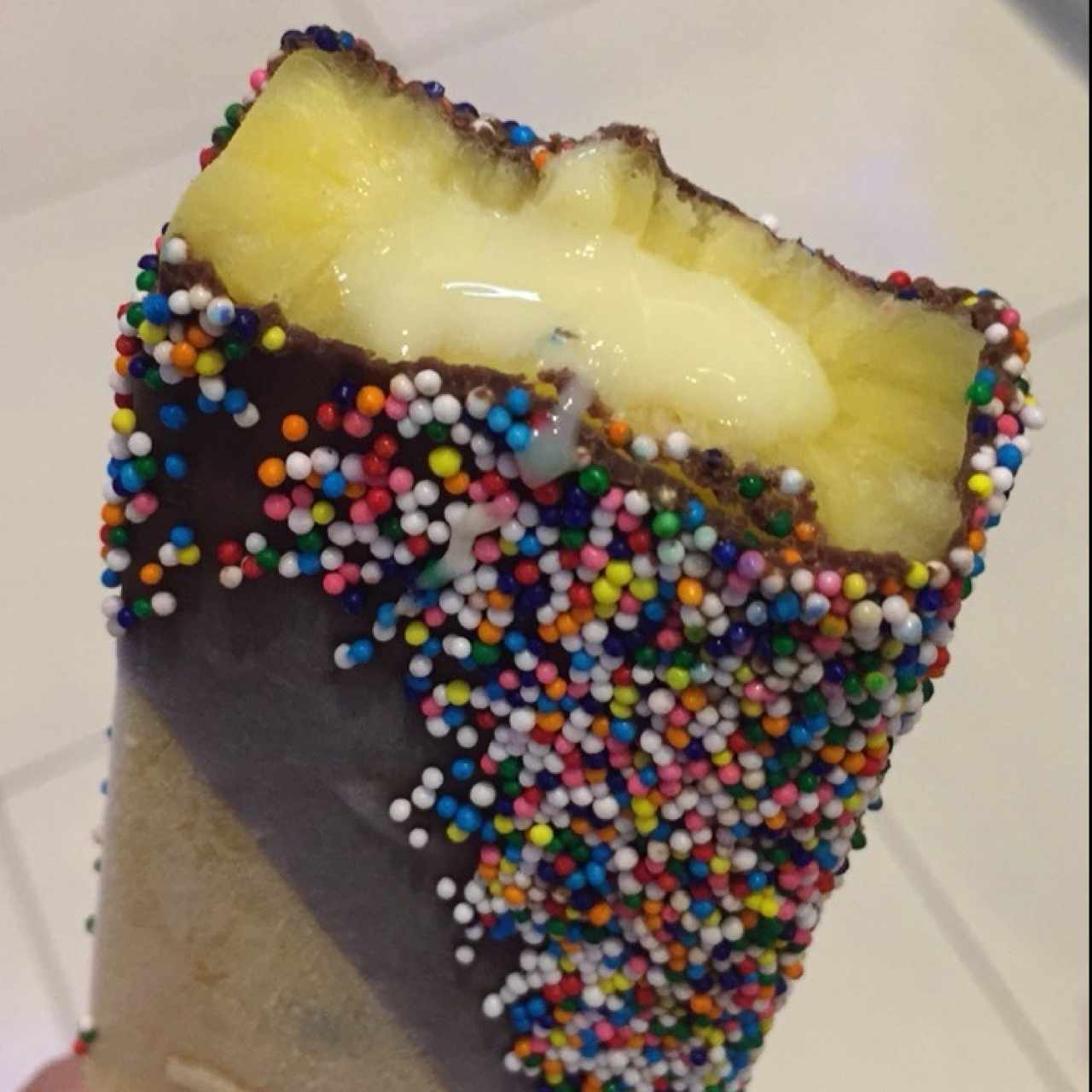 paleta de maracuyá rellena de leche condensada