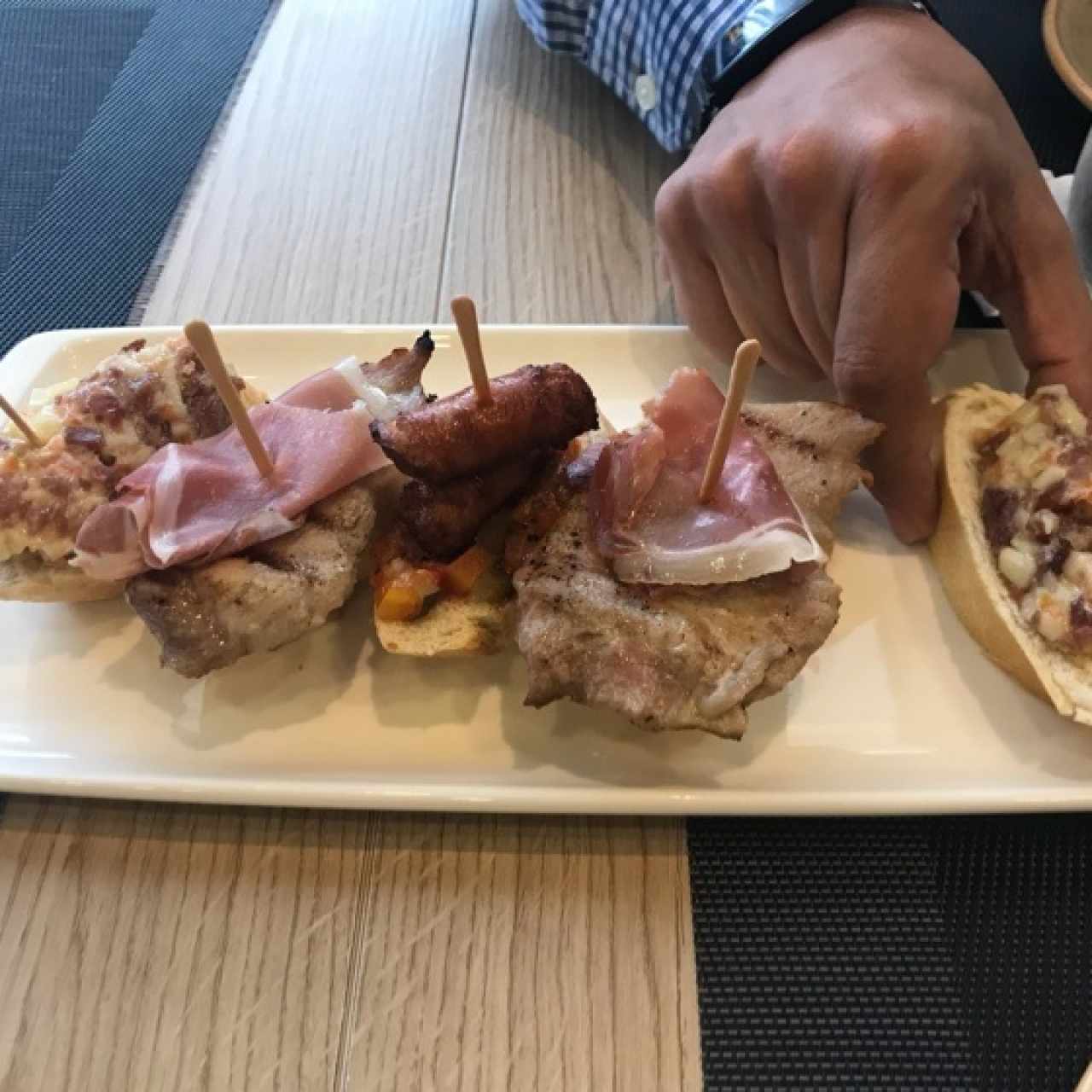 pinchos varios