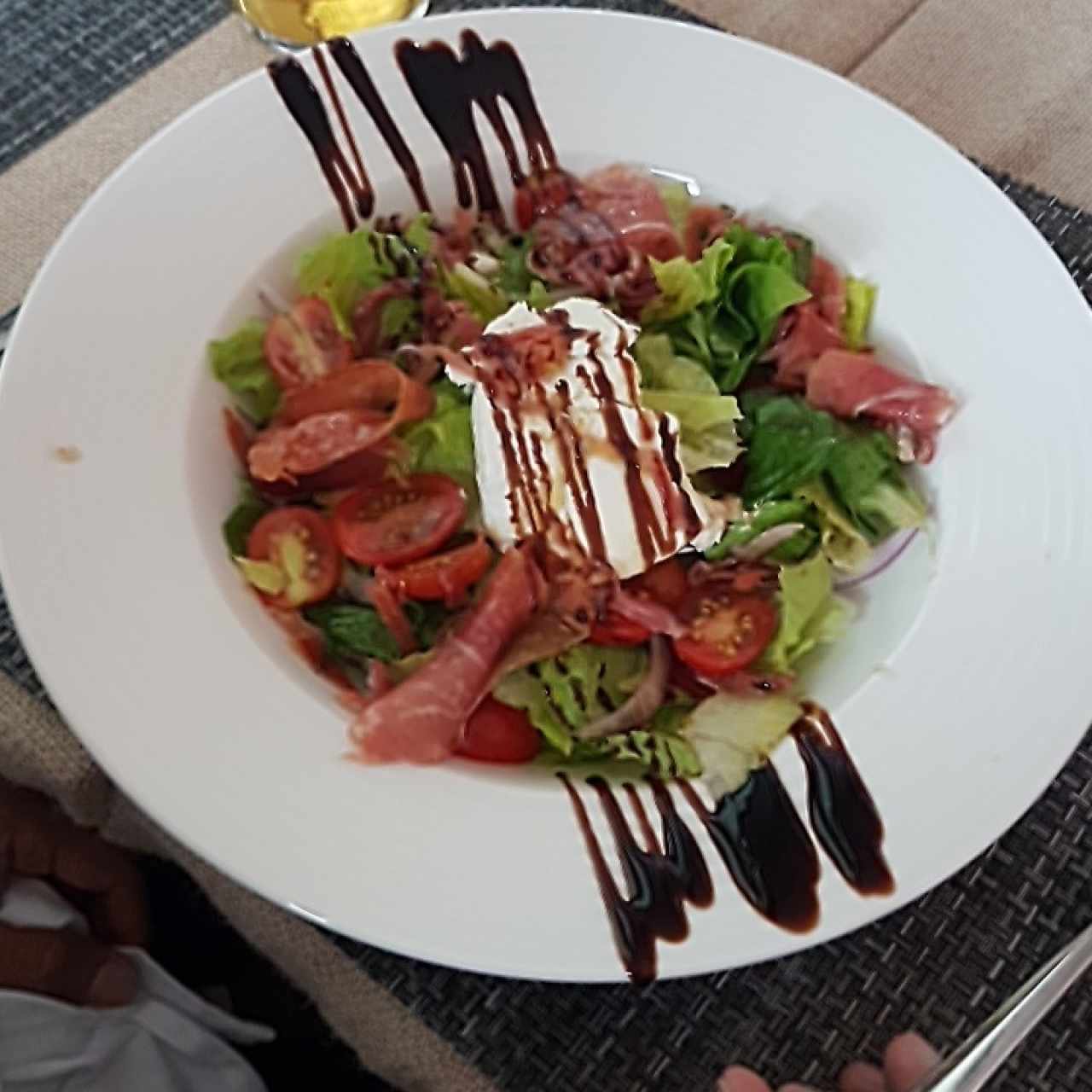 ensalada con jamón serrano