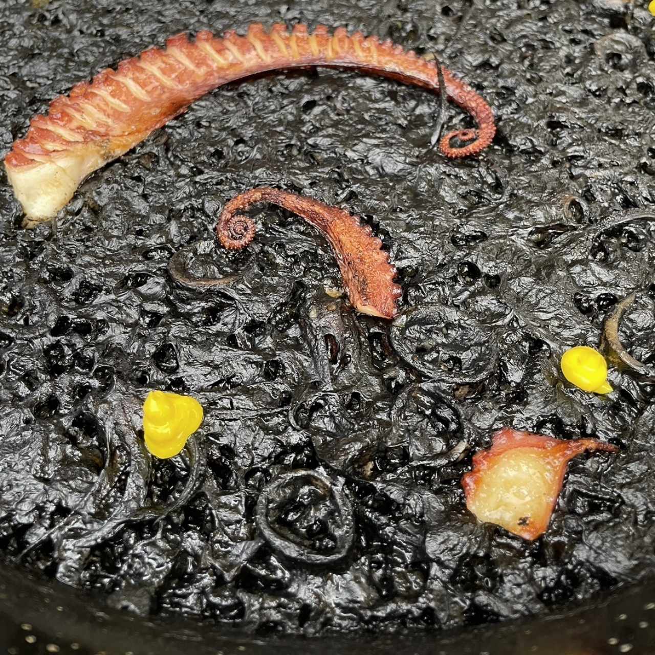 Arroz negro pulpo