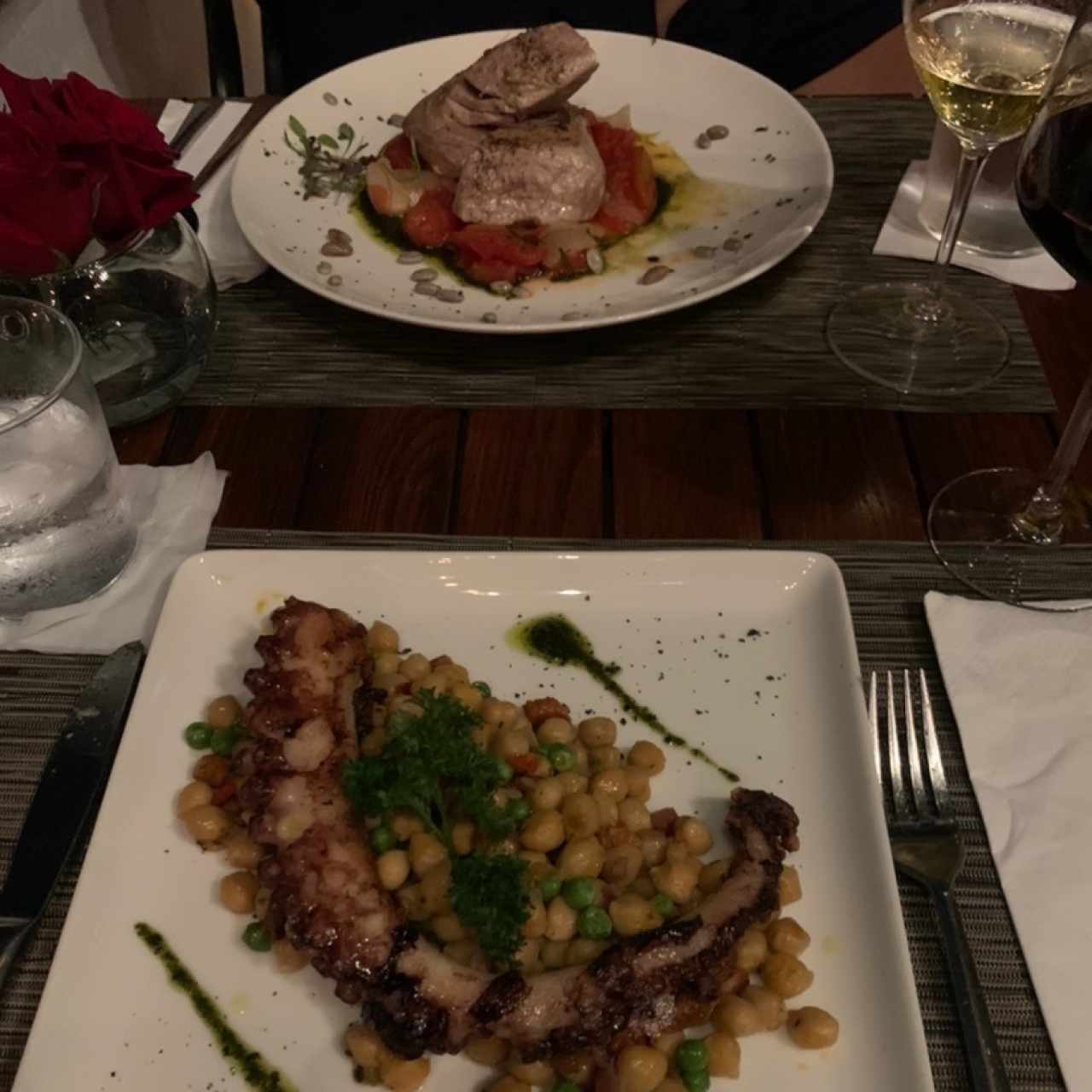 Pulpo Grillado sobre Lecho de Garbanzos