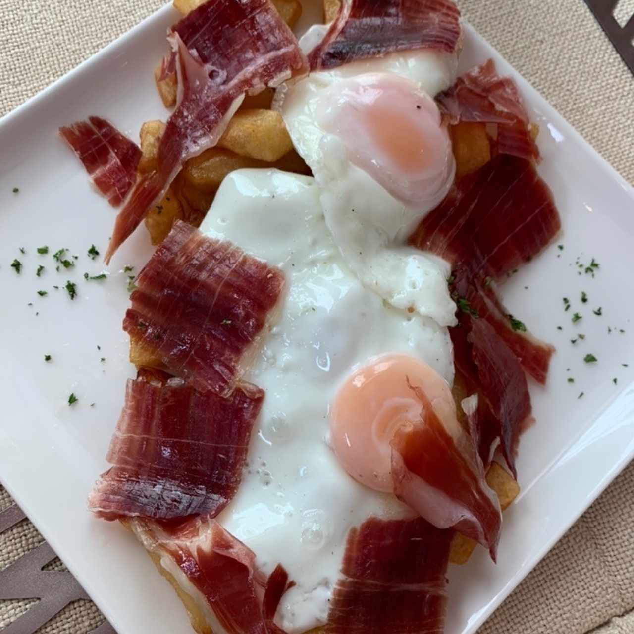 Huevos Rotos con Jamón Ibérico