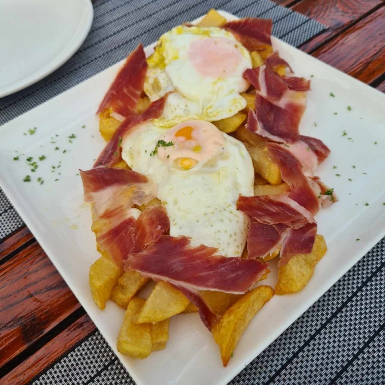 Huevos Rotos con Jamón Ibérico