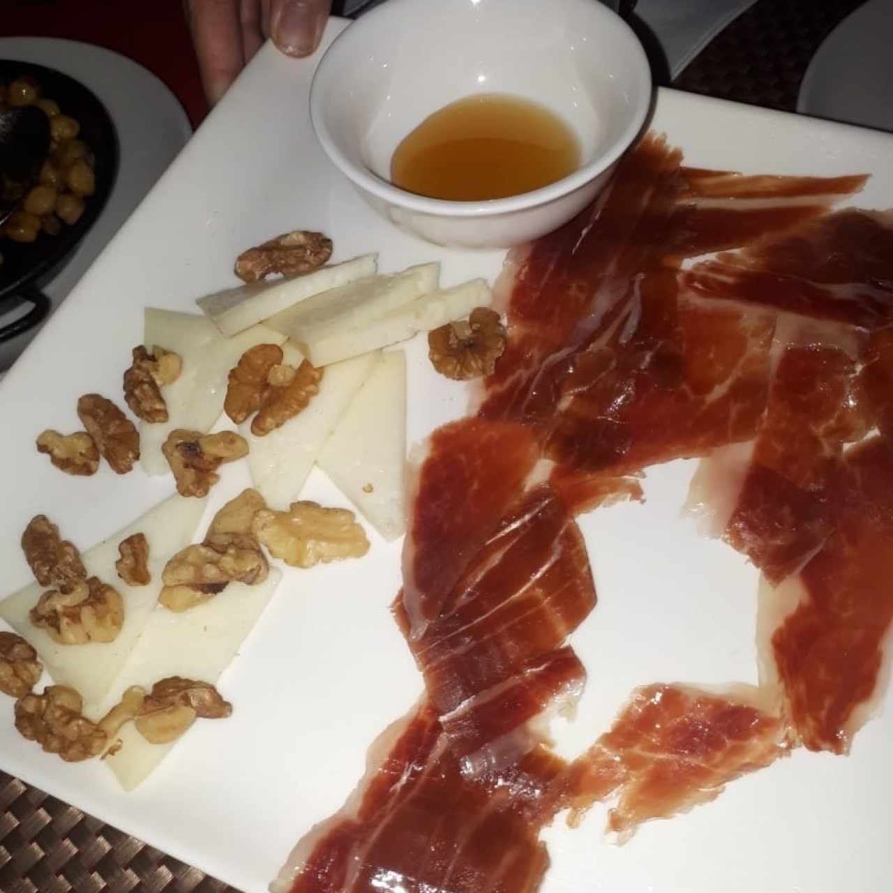 Tabla de Jamón Ibérico y Queso Manchego