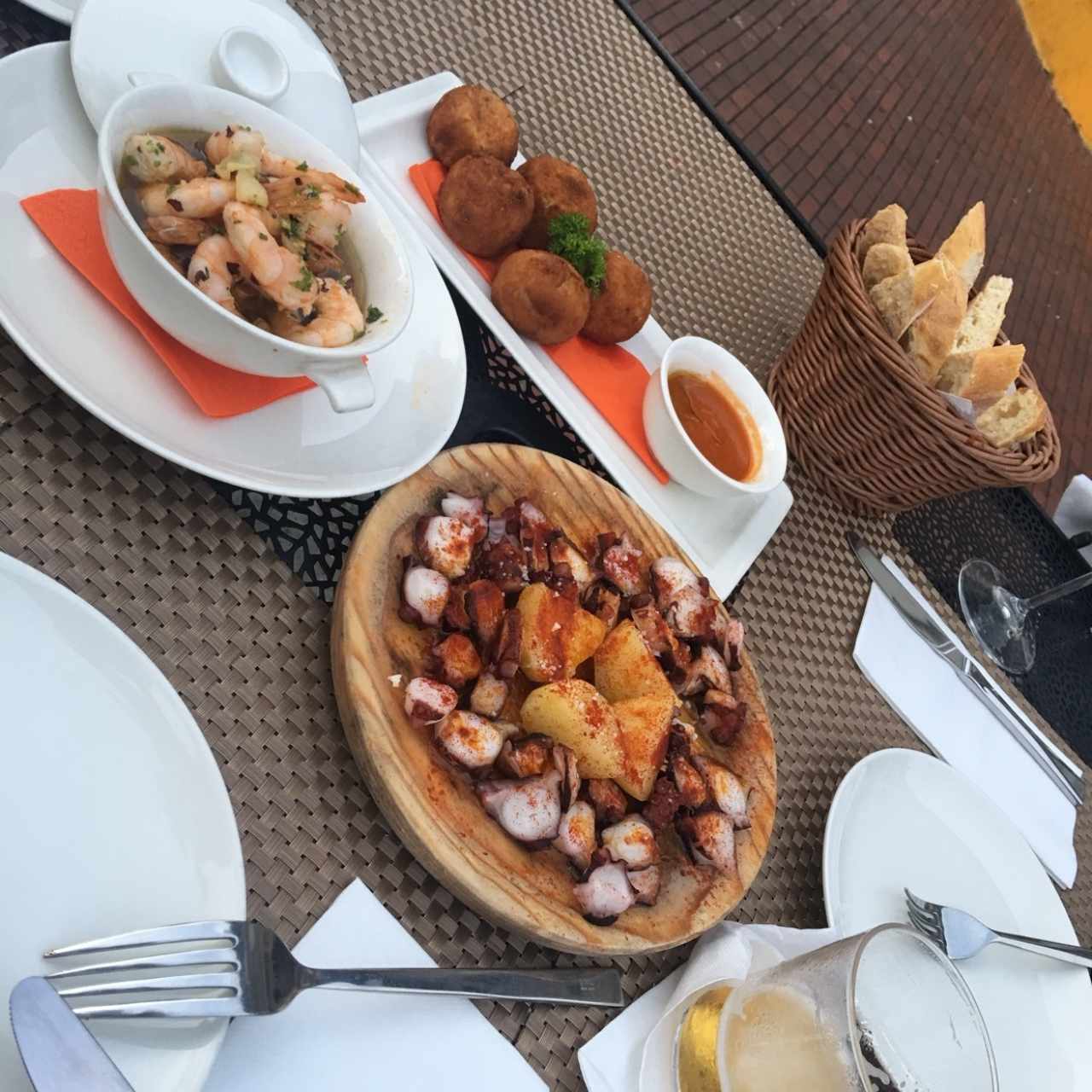 Pulpo , gambitas y croquetas 😋👌🏻