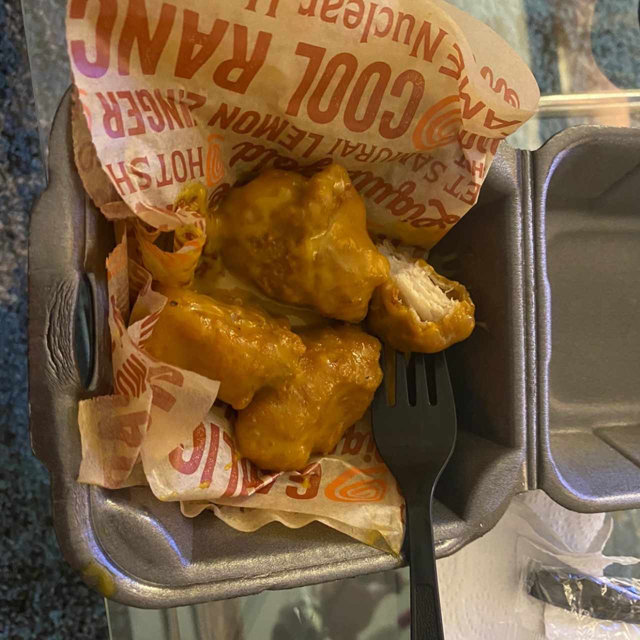 Boneless bañados en honey mustard