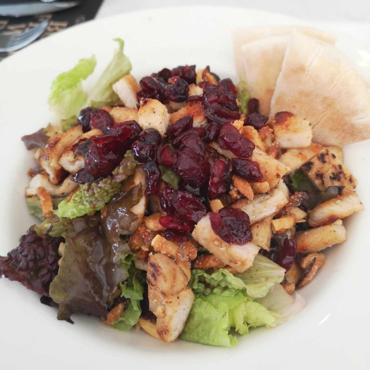 ensalada de cranberry con pollo