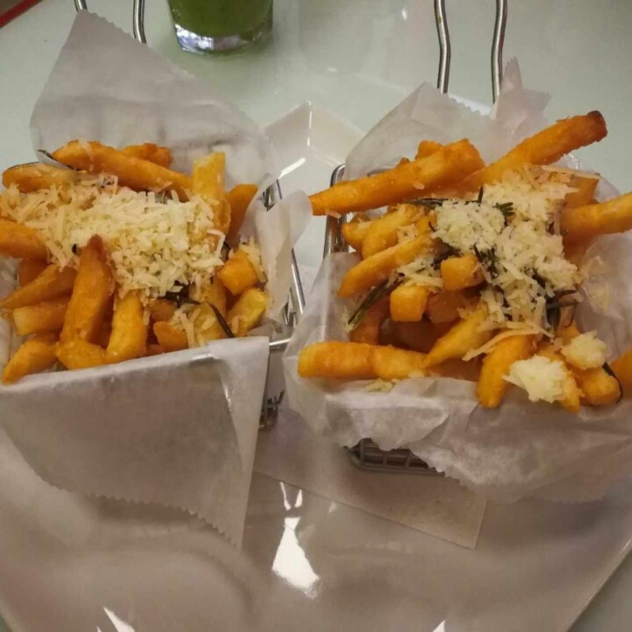 Papas al romero y parmesano