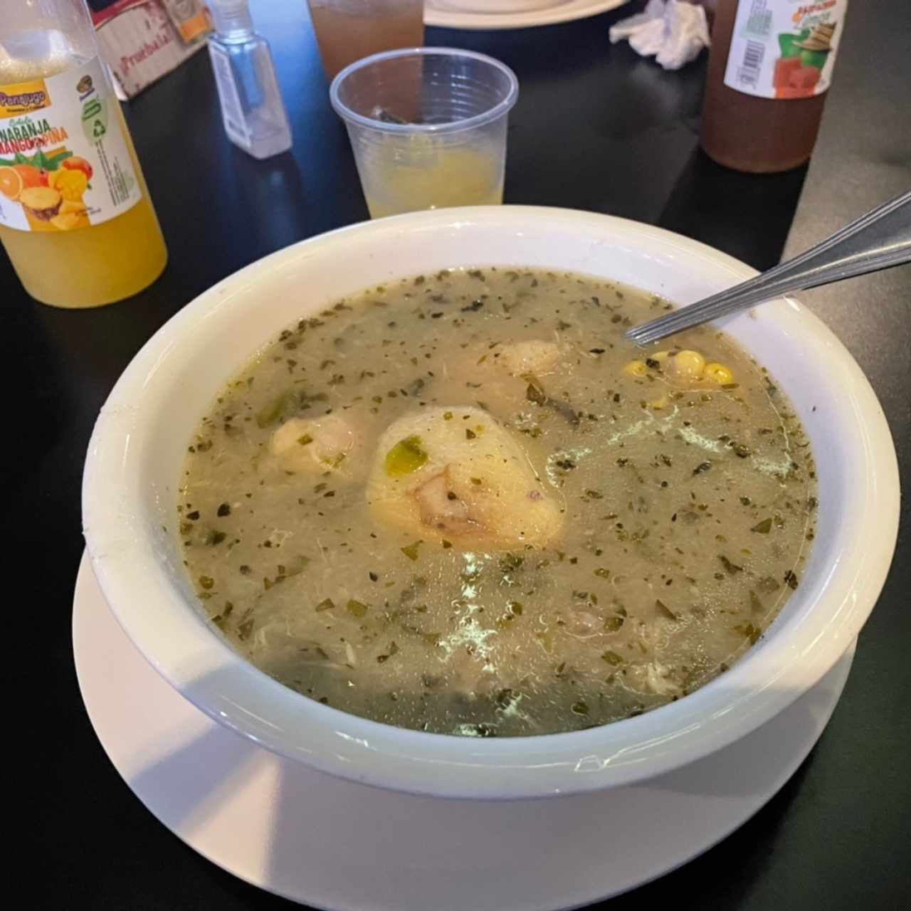 Sancocho grande de pollo.