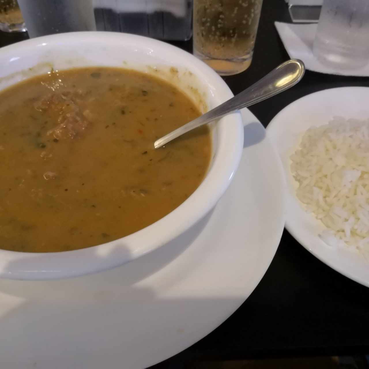 sopa de carne y lentejas