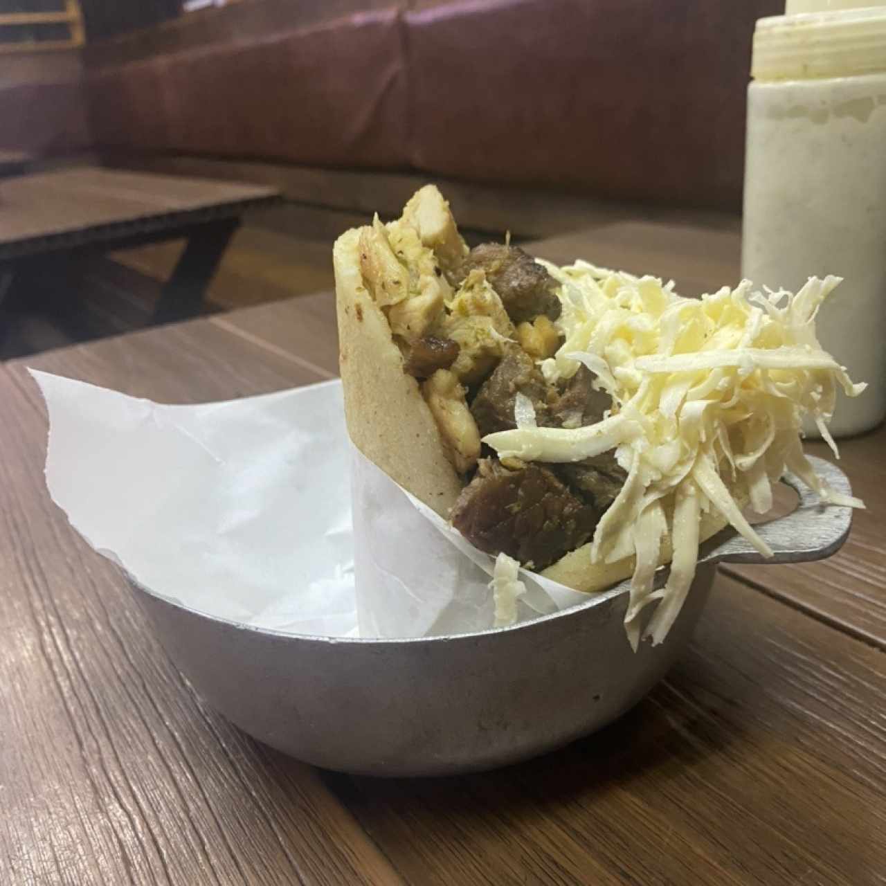 Arepa dos carnes