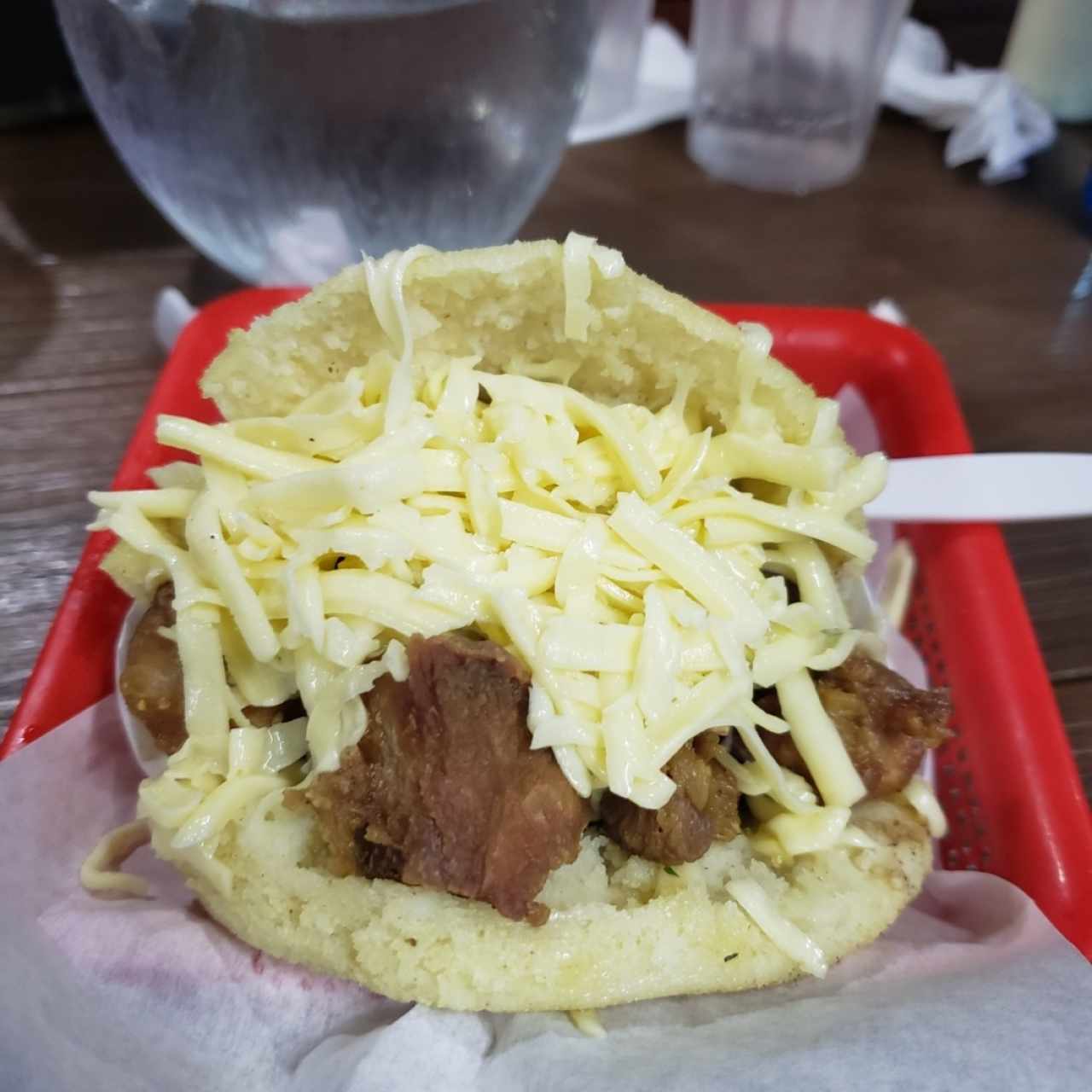 AREPA DE COCHINO FRITO