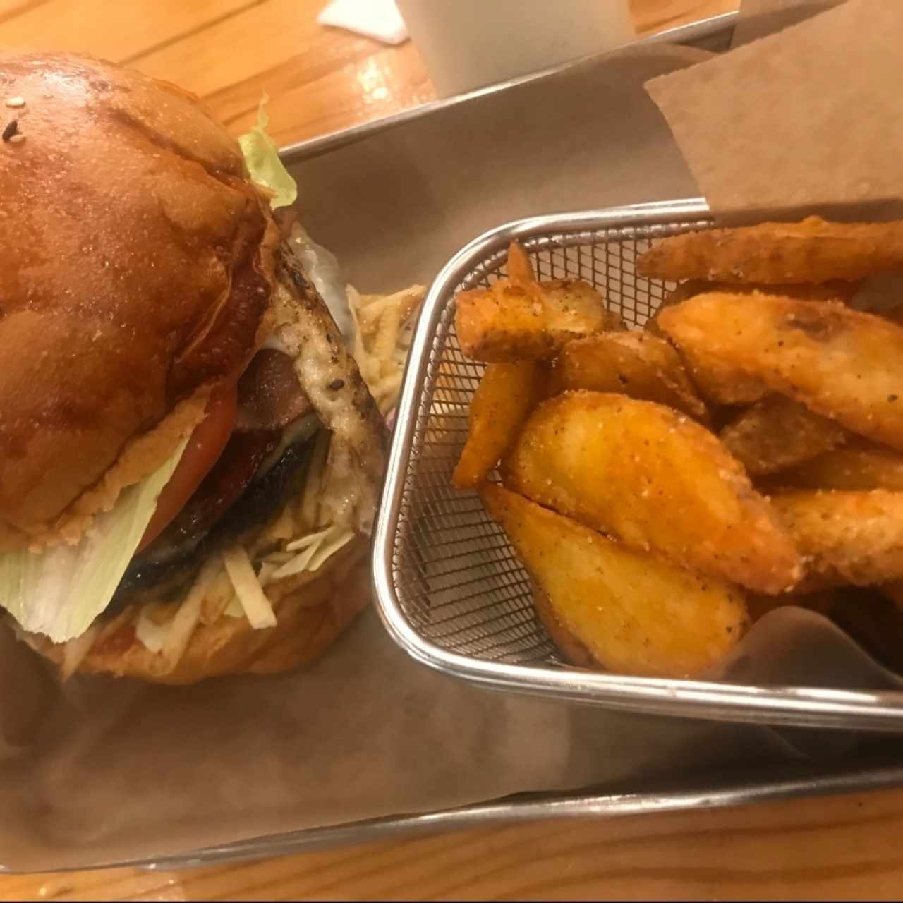 Carrito Burger con papas fritas