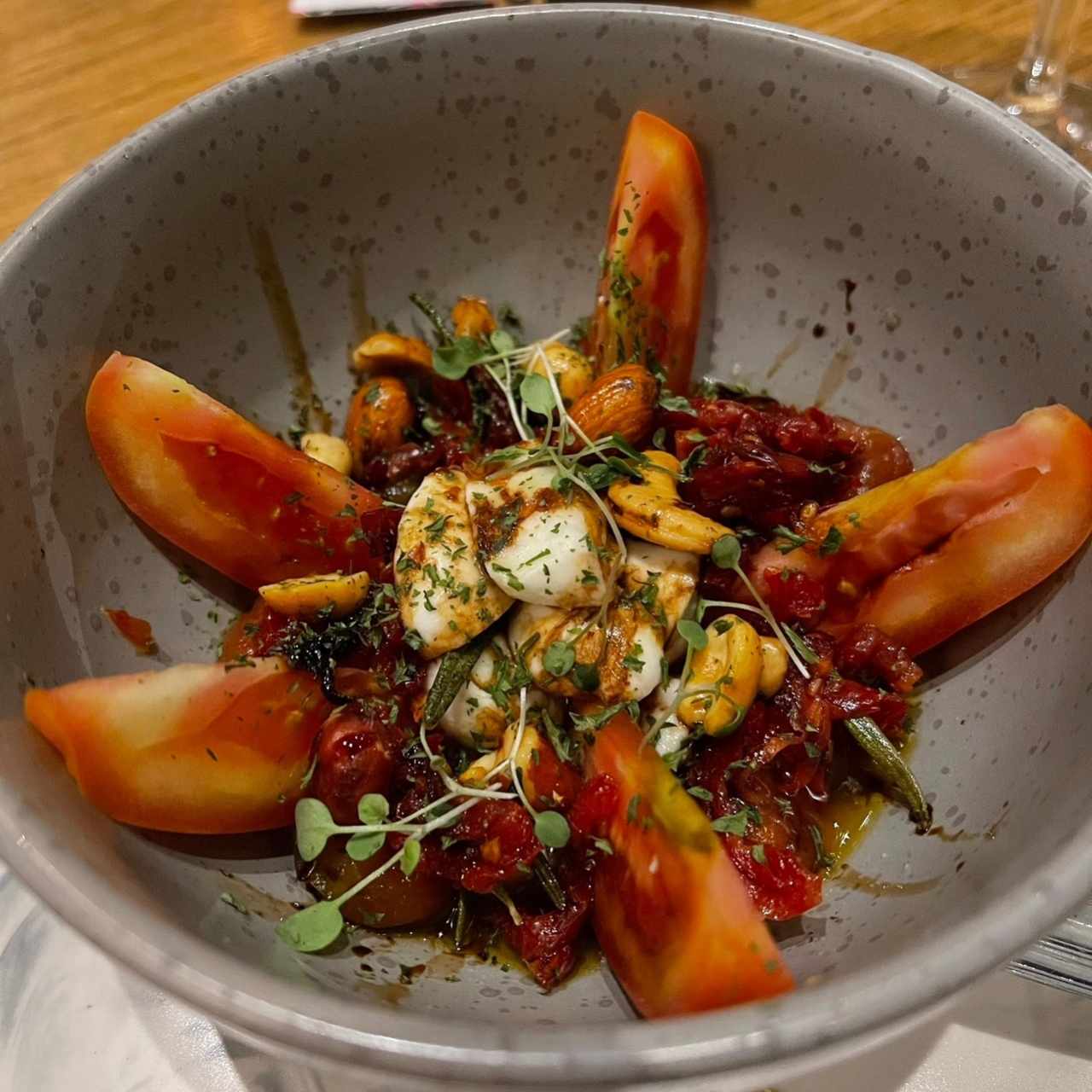 Ensalada de Tomate y Boconccini de Búfala