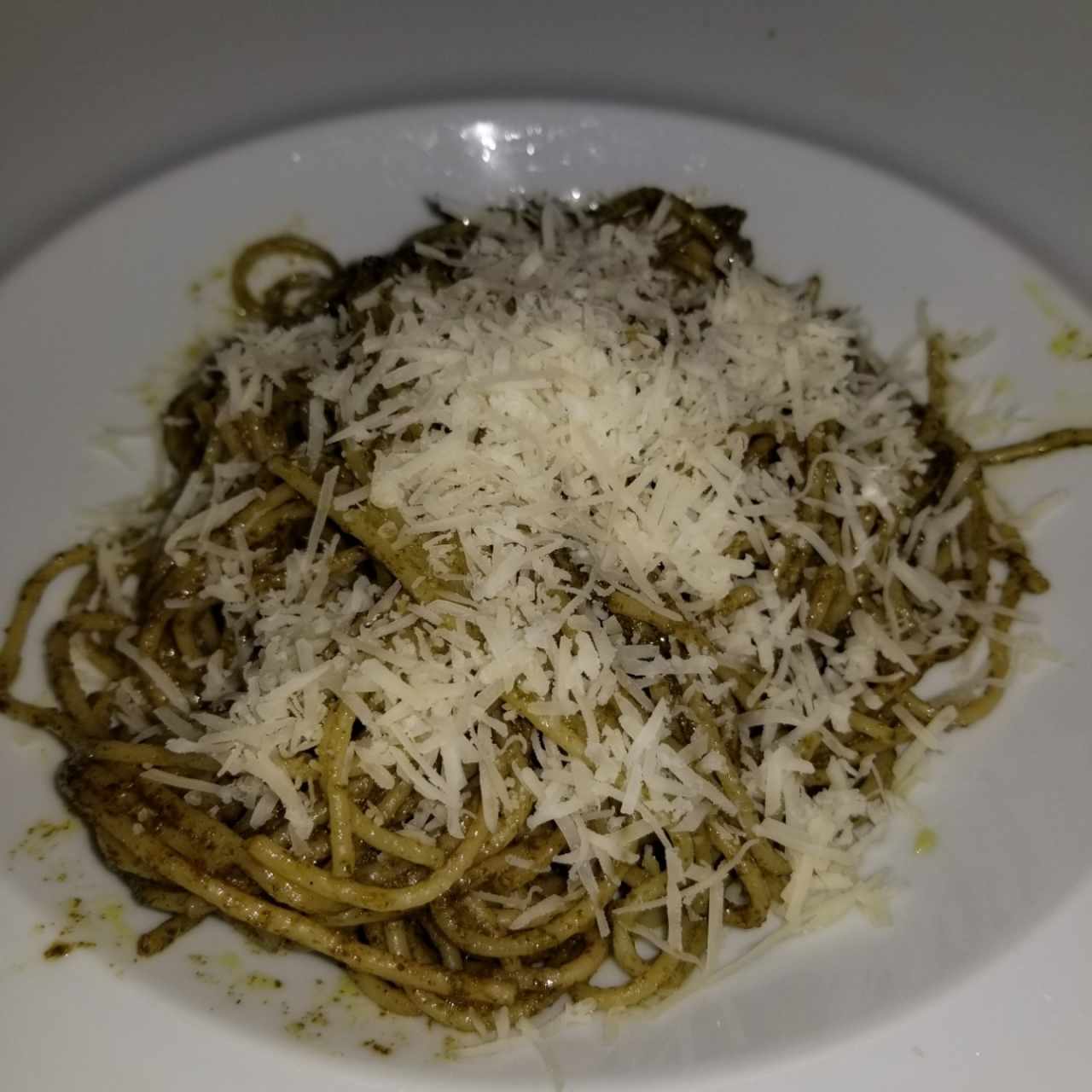 spaghetti a la pesto