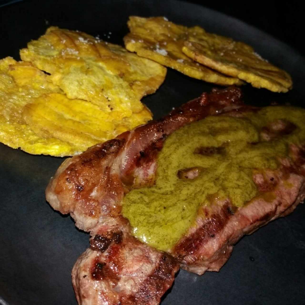 Carne New York & Patacones