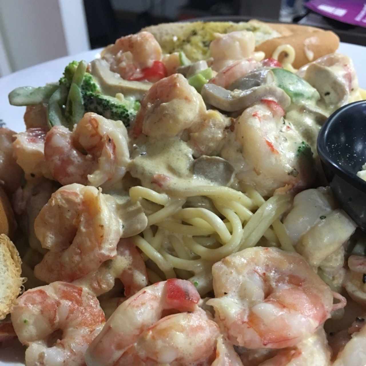 pasta con camarones en salsa blanca toda una delicia 🤤