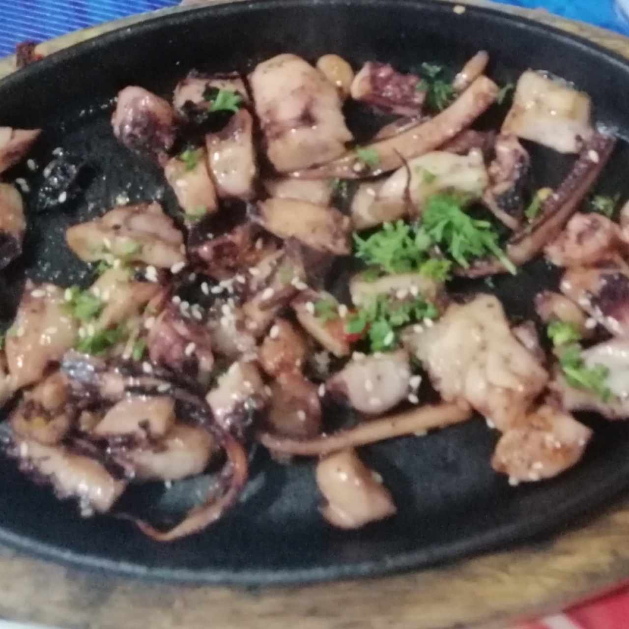 Pulpo al ajillo