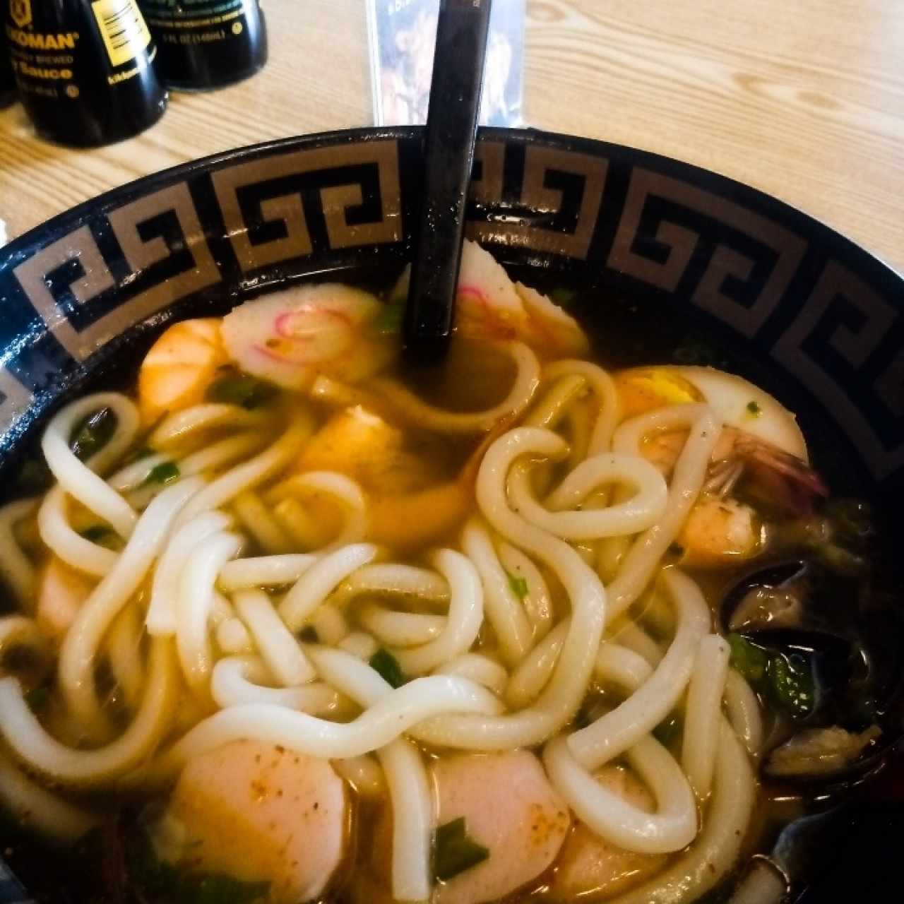 Ramen con camarones y almejas