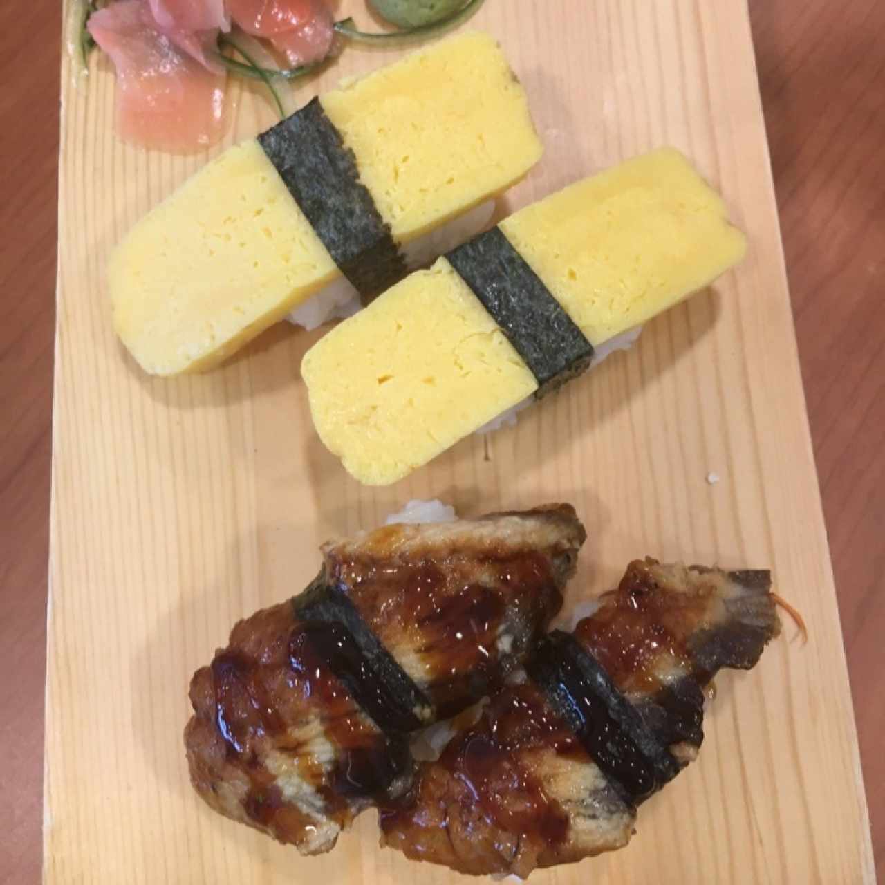 unagi and tamago nigiris 