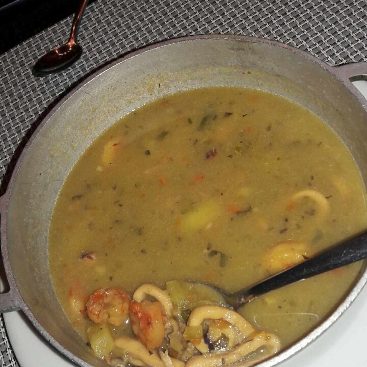 entrada sopa de marisco