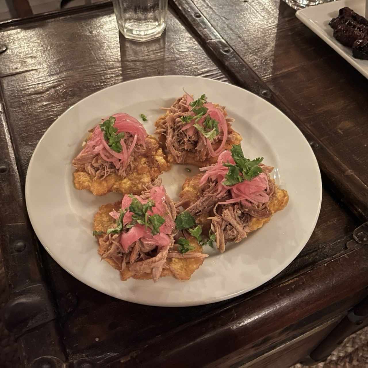 Tostones de Puerco Desmechado