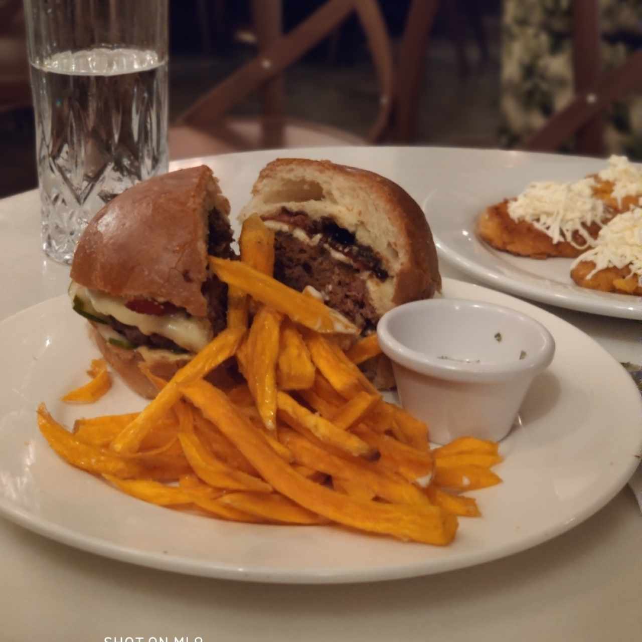 Rum bar burger