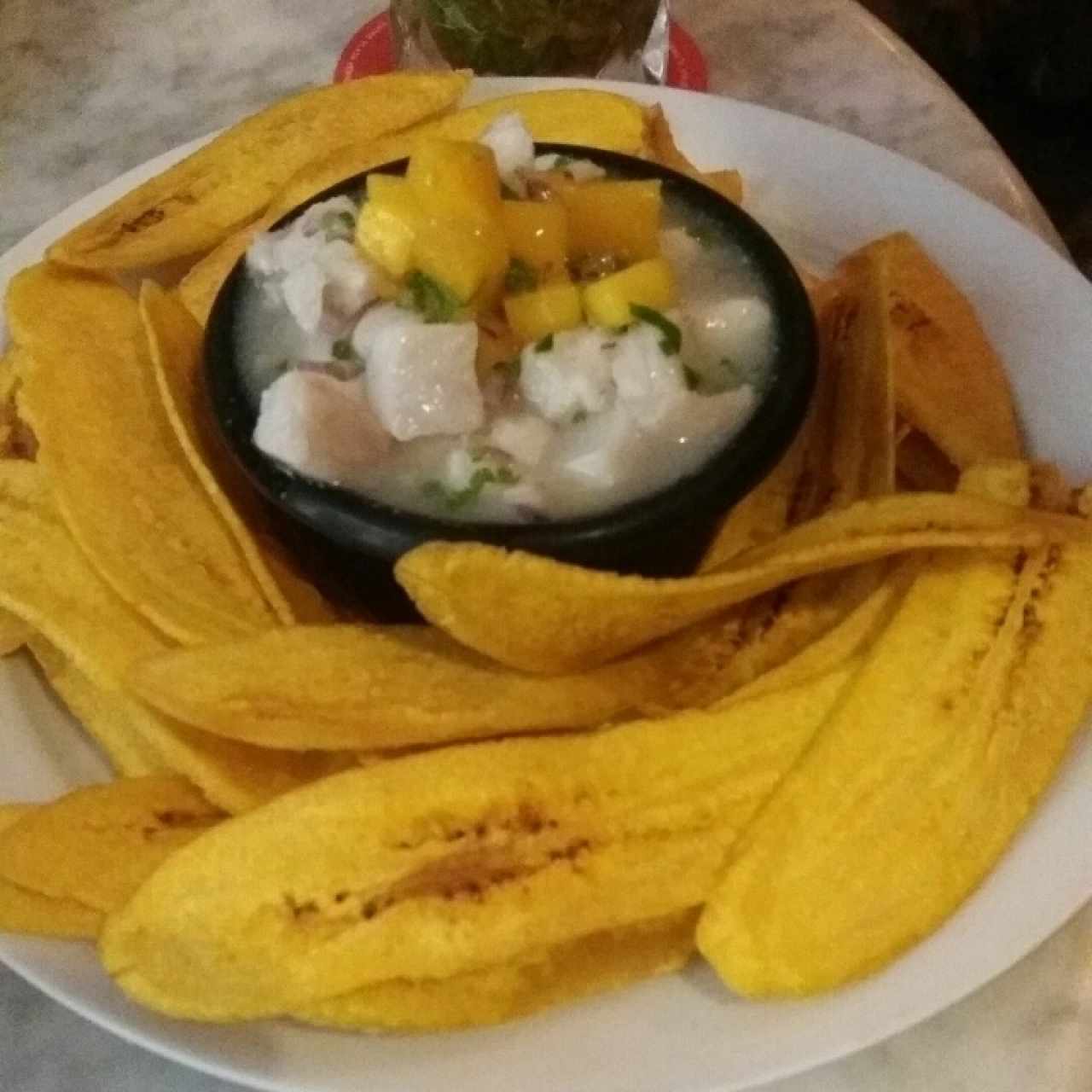 ceviche de corvina con mango