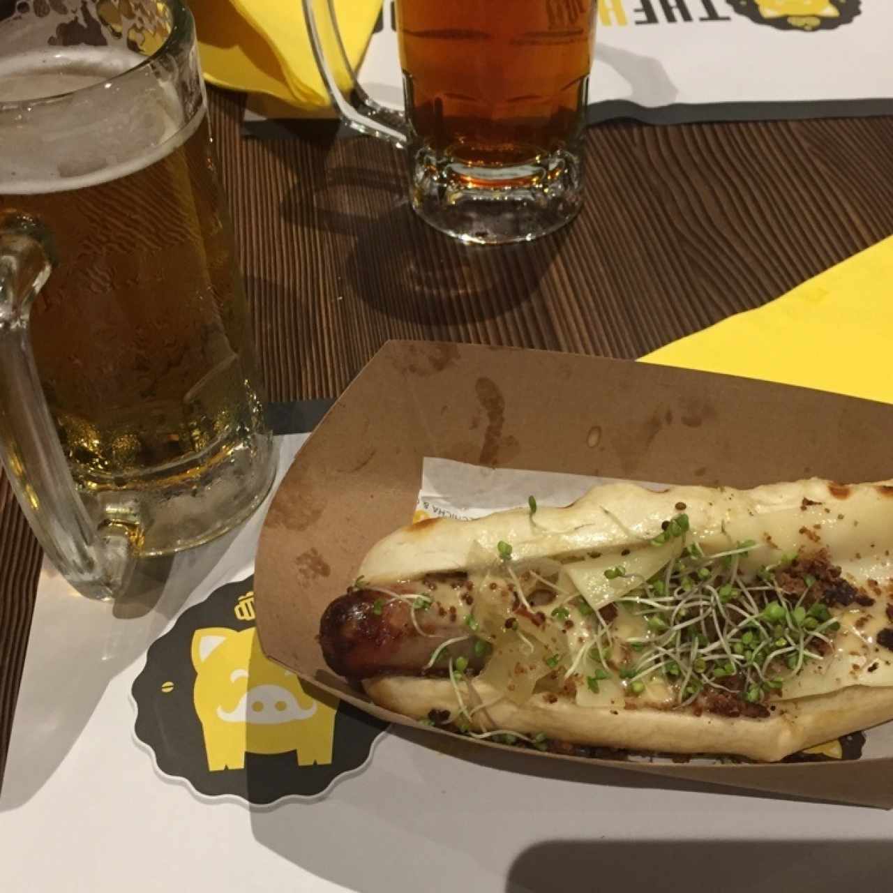 hot dog suizo, cerveza fula