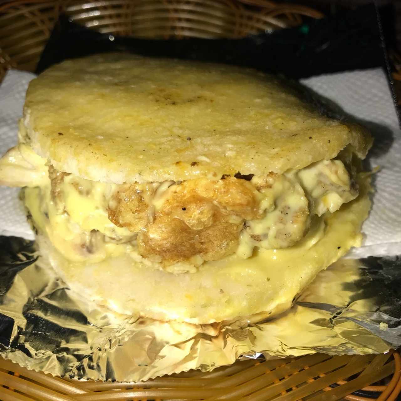 arepa de chicharron y pollo