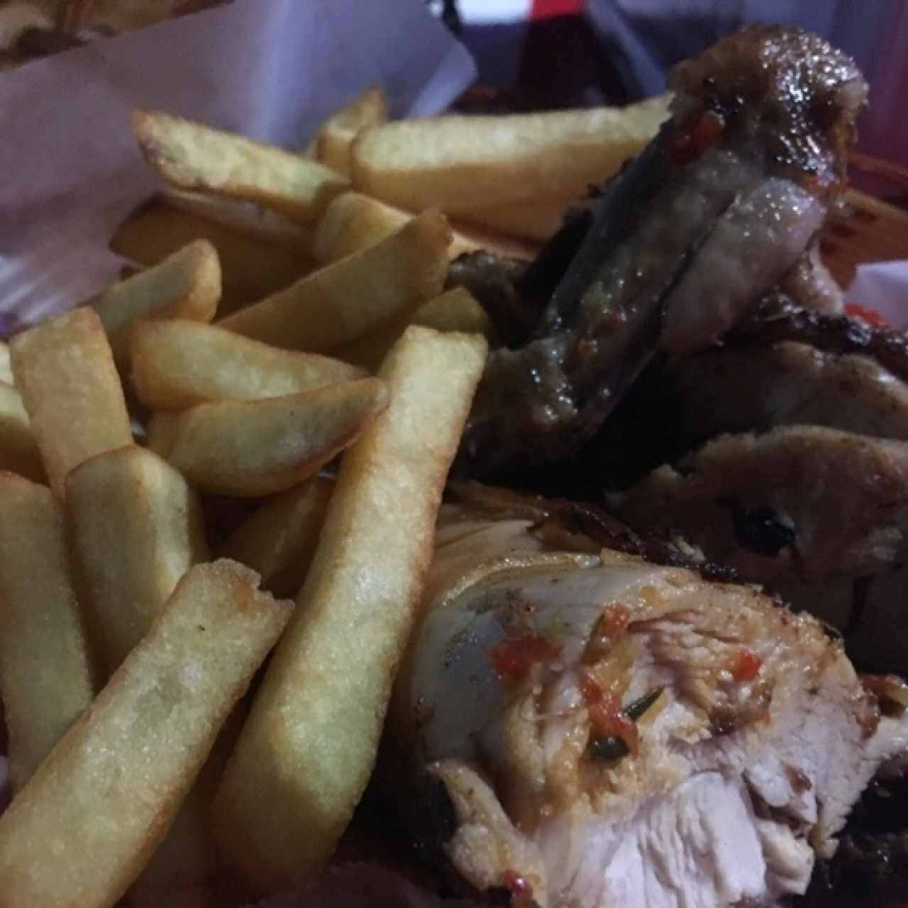 Pollo asado con papas 