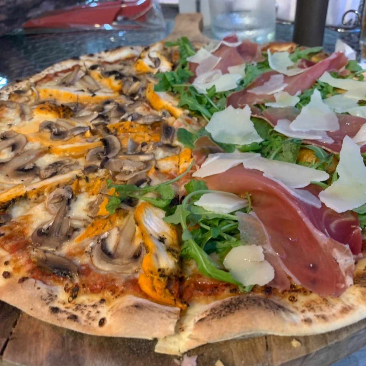 Pizza Prosciutto e Tartufo