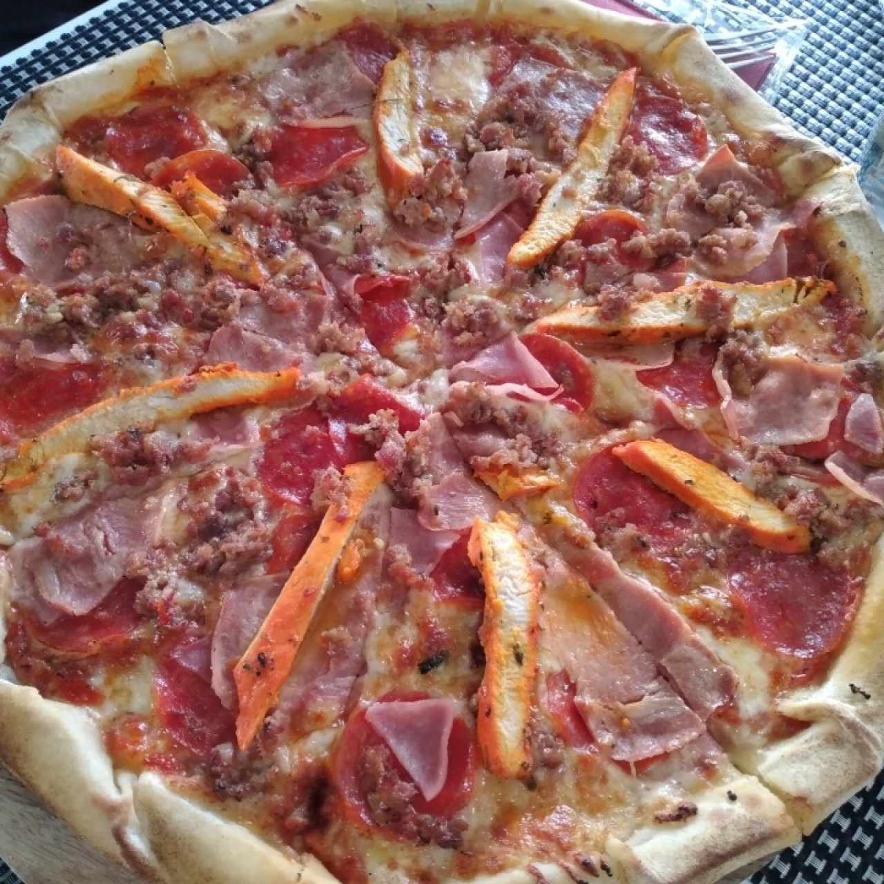 Pizze Speciali - Pizza Carnívora