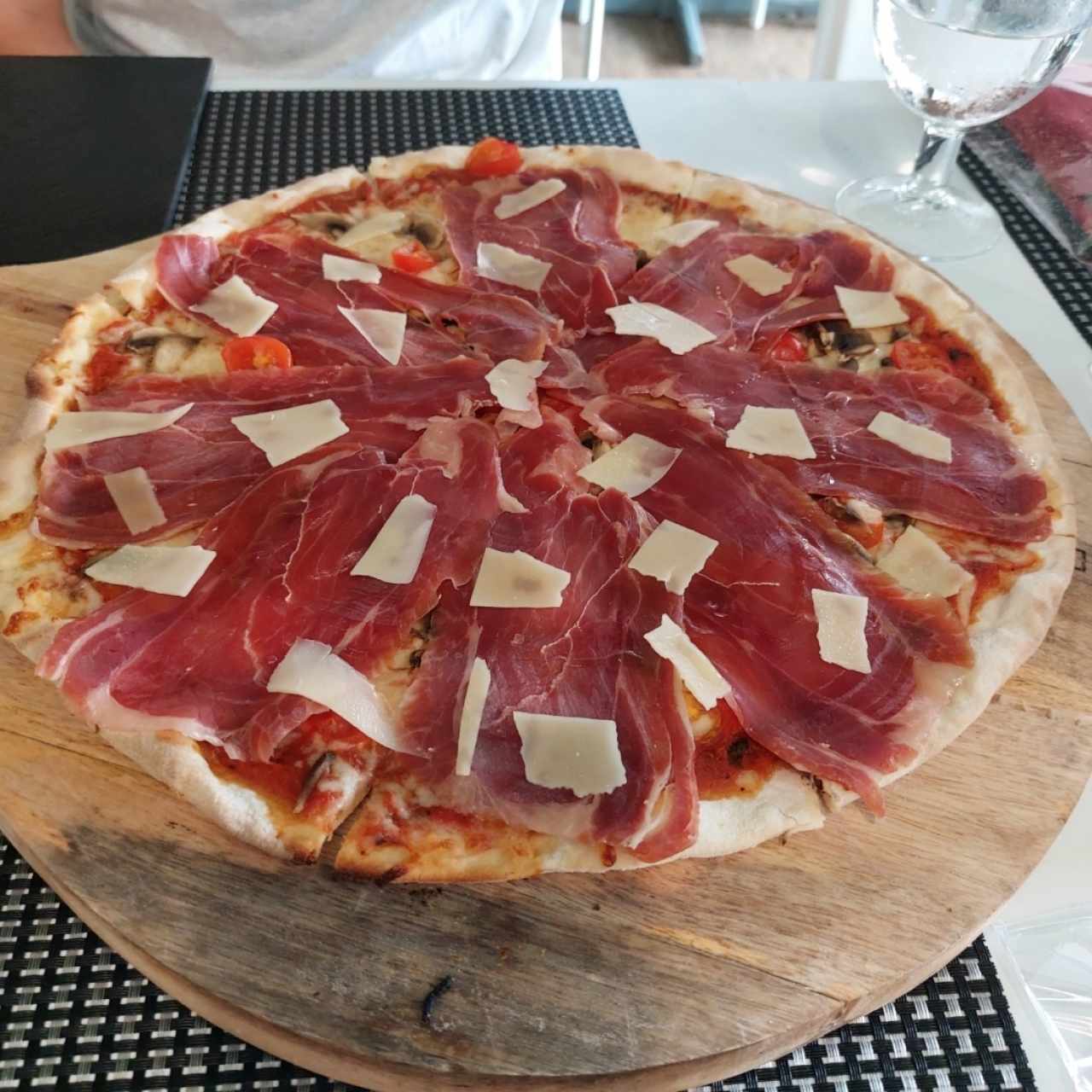 Pizza Prosciutto e Tartufo