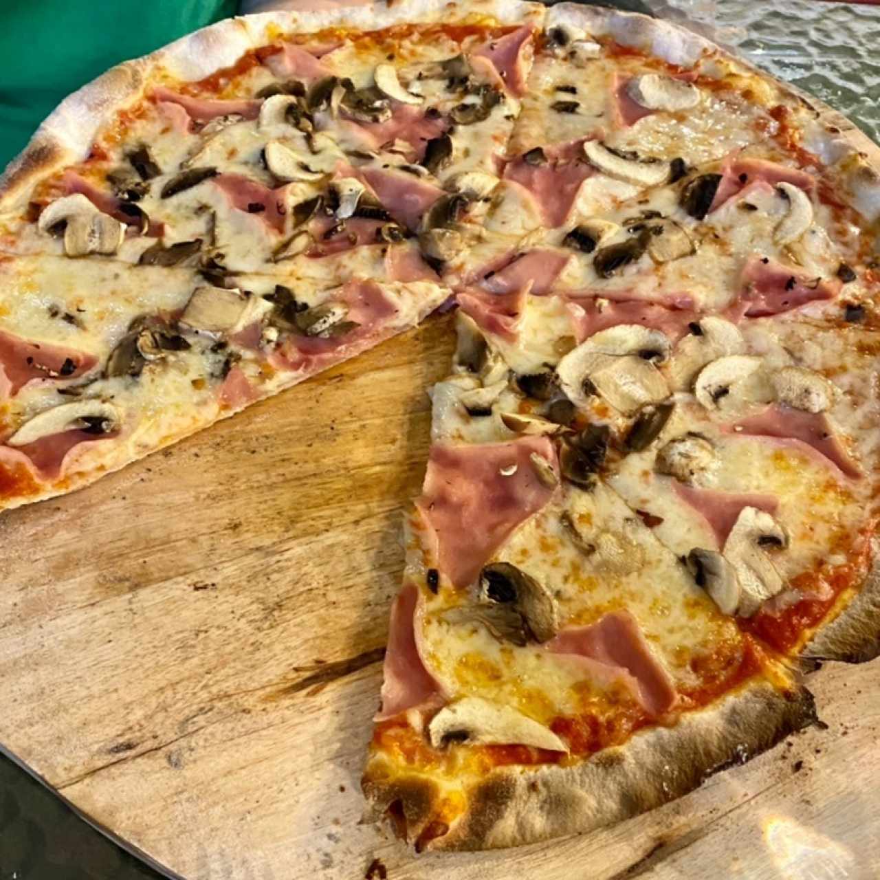 Pizza Prosciutto e Champiñones