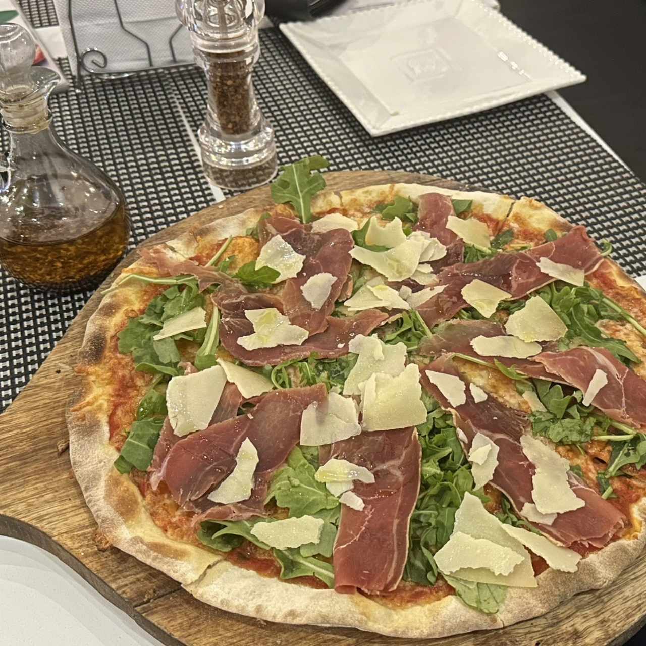 Pizza Prosciutto e Tartufo