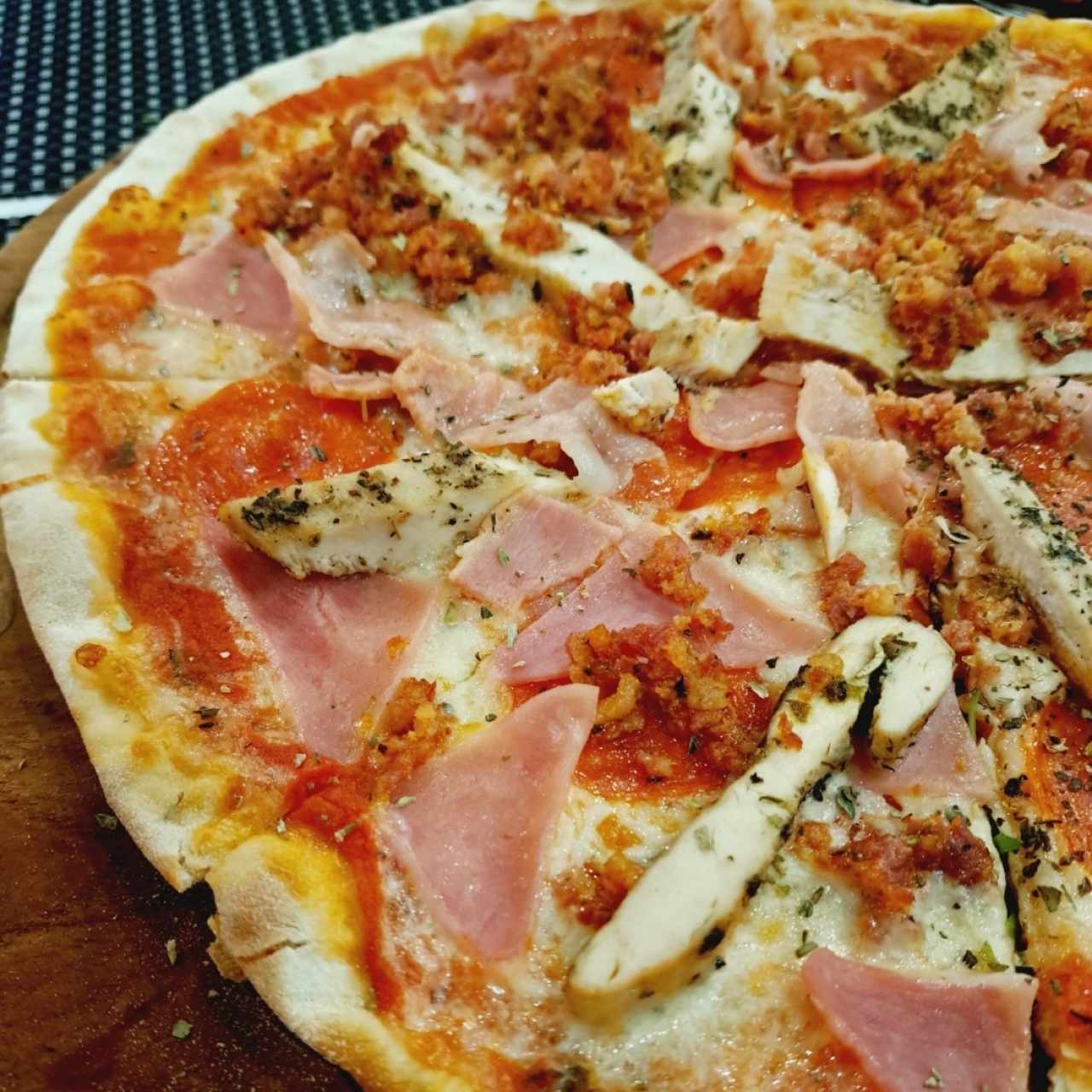 Pizze Speciali - Pizza Carnívora