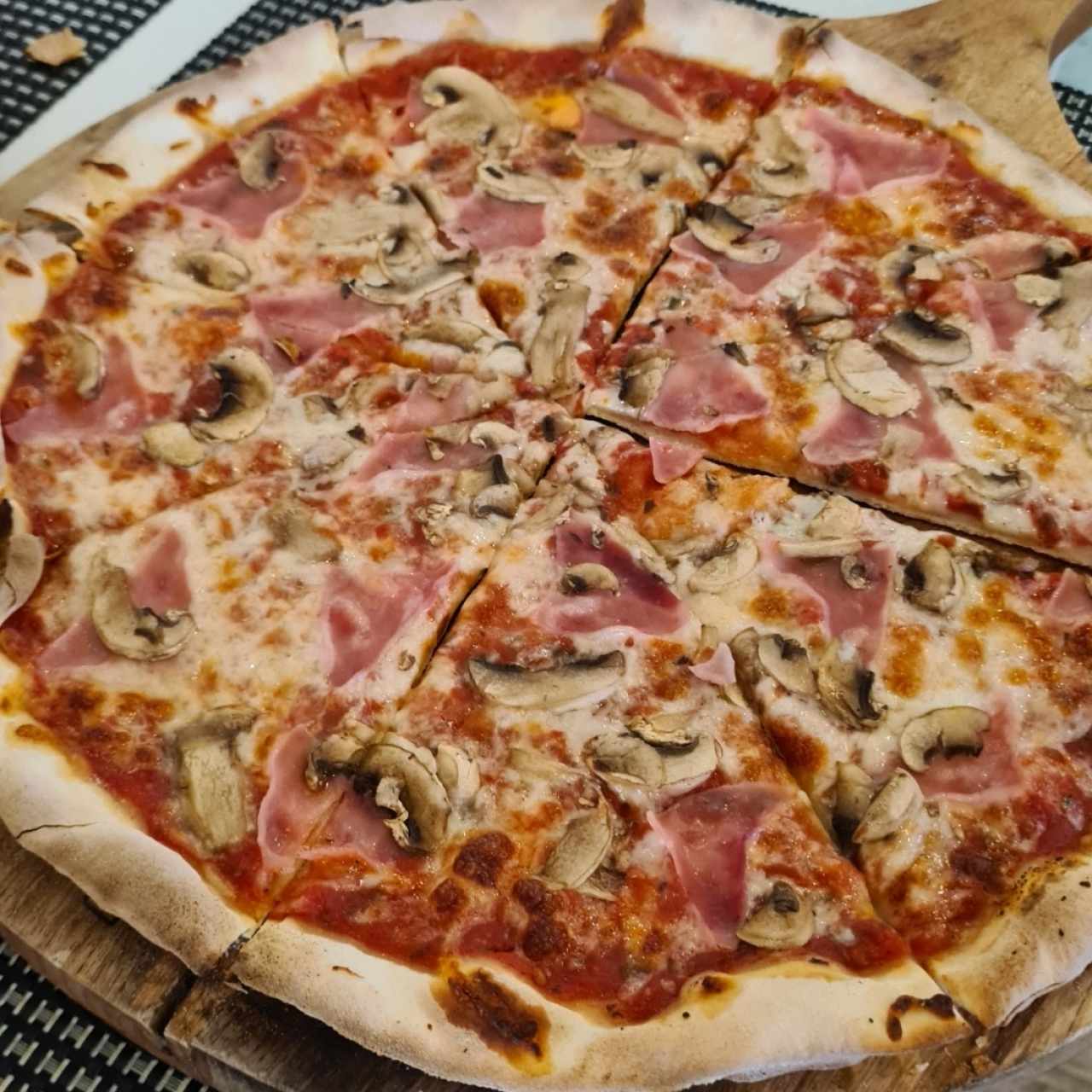 Pizza Prosciutto e Champiñones