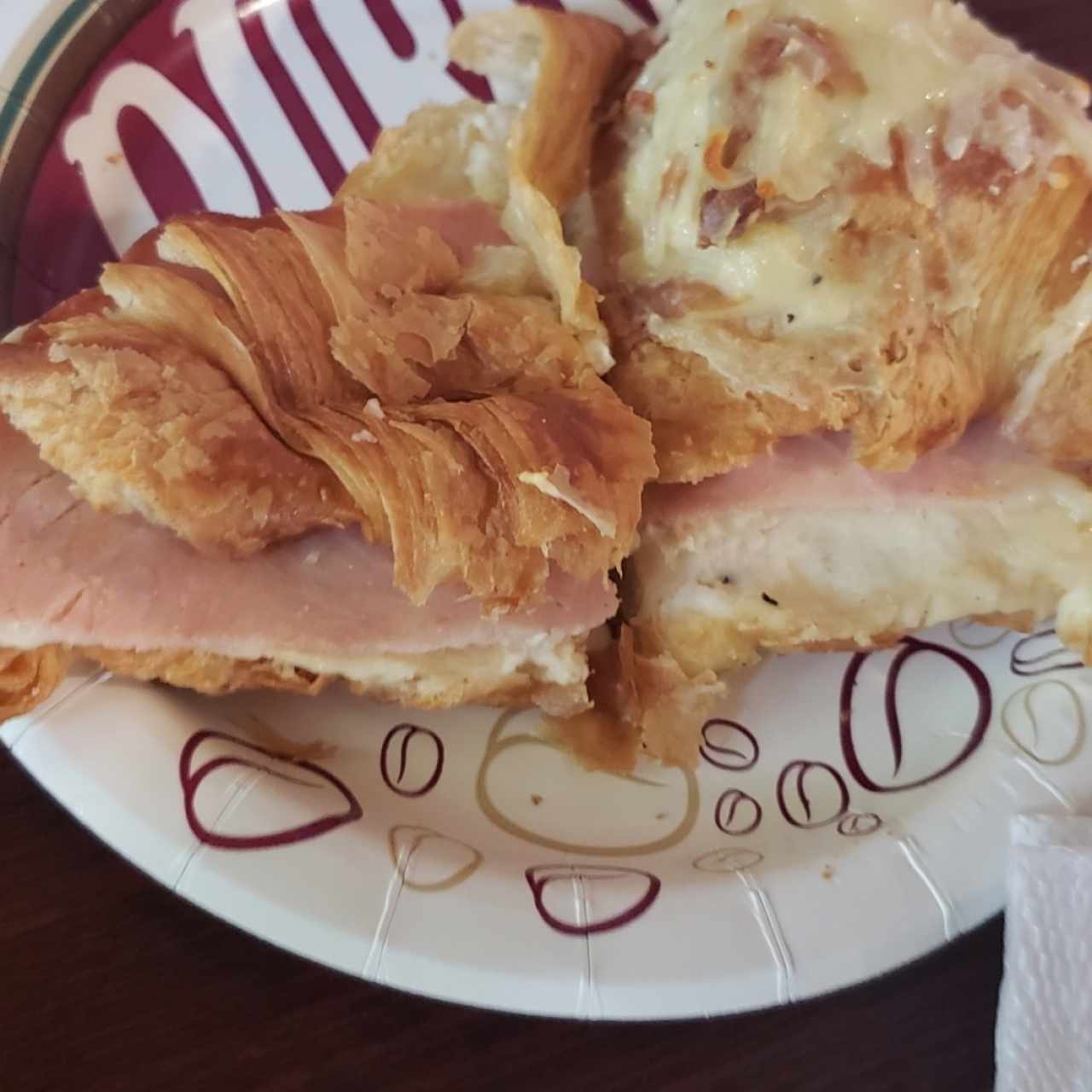 croissant de jamón y queso 