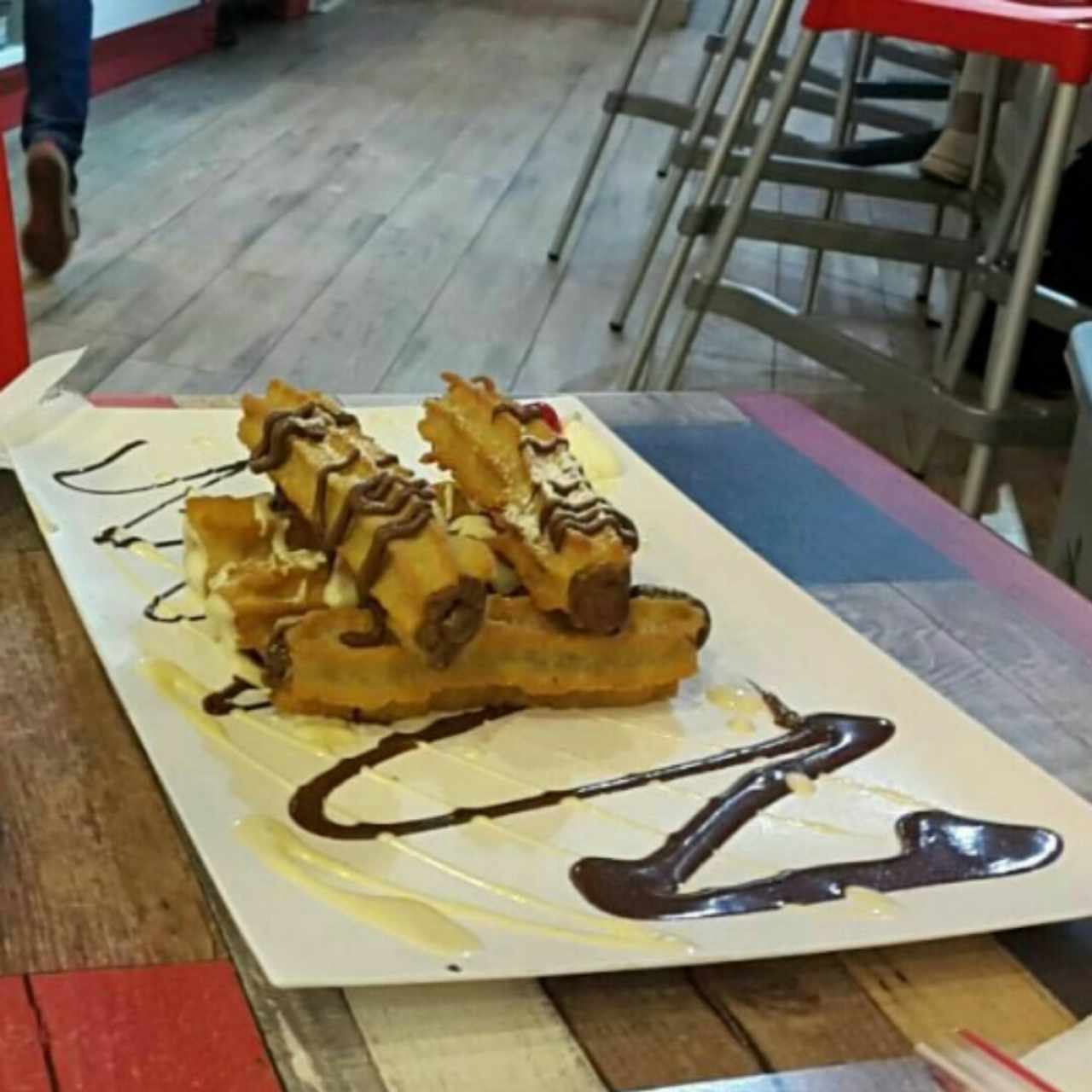 churros rellenos de nutella y chocolate blanco 