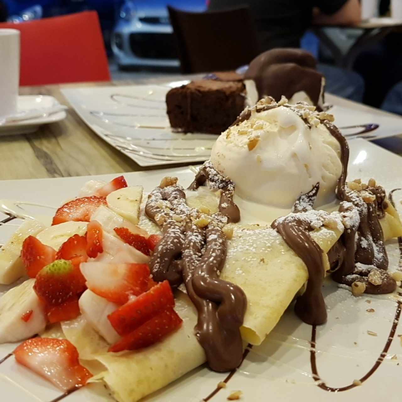 crepa de nutella y torre de chocolate, el dulce duo 