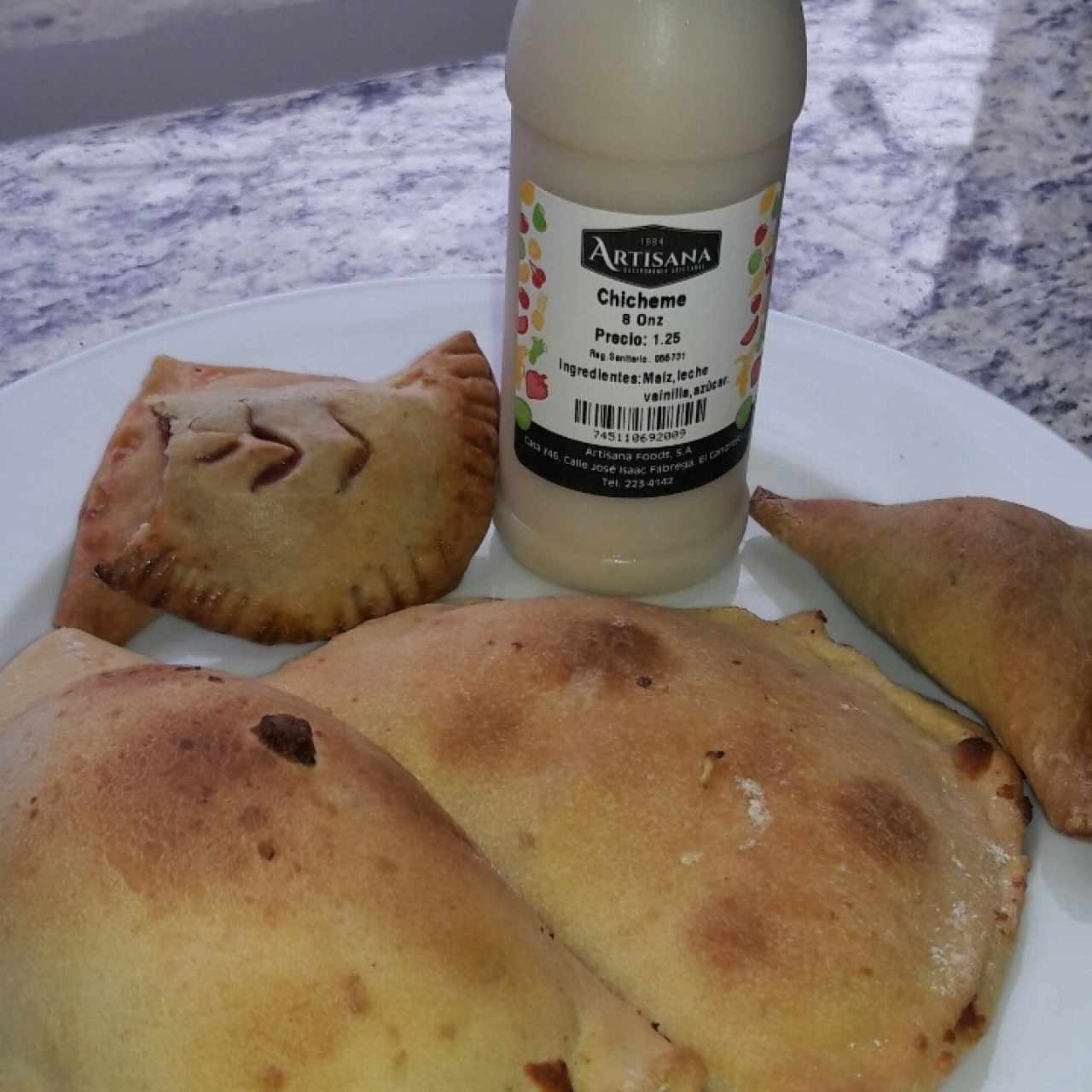 empanadas de queso, chichime y empanadita de bacalao